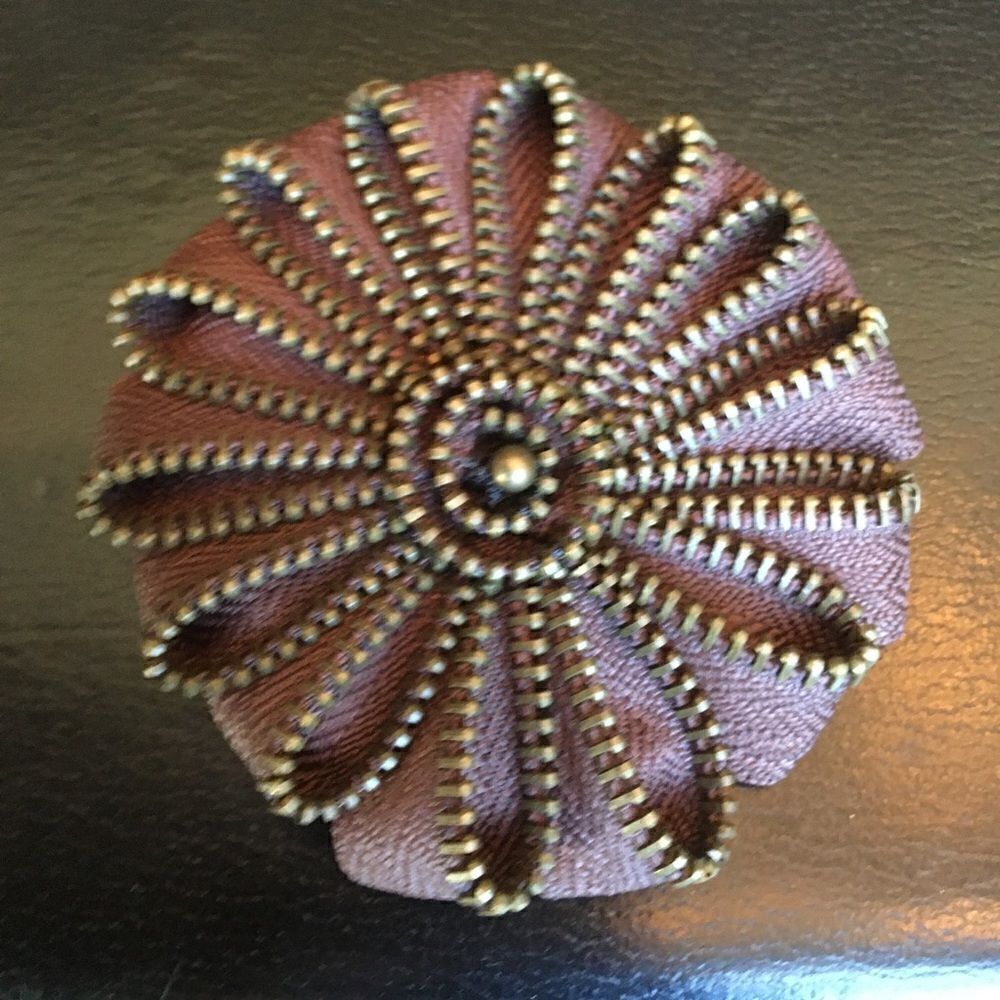 CHOCOLATE ZIPPER Flower!  - Picture 3 of 3